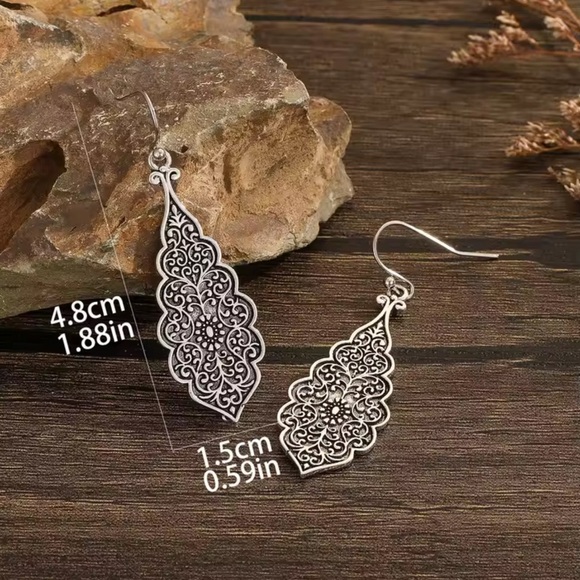 Vintage Filigree Leaf Flower Long Drop Earrings – Boho Wedding - Picture 7 of 13
